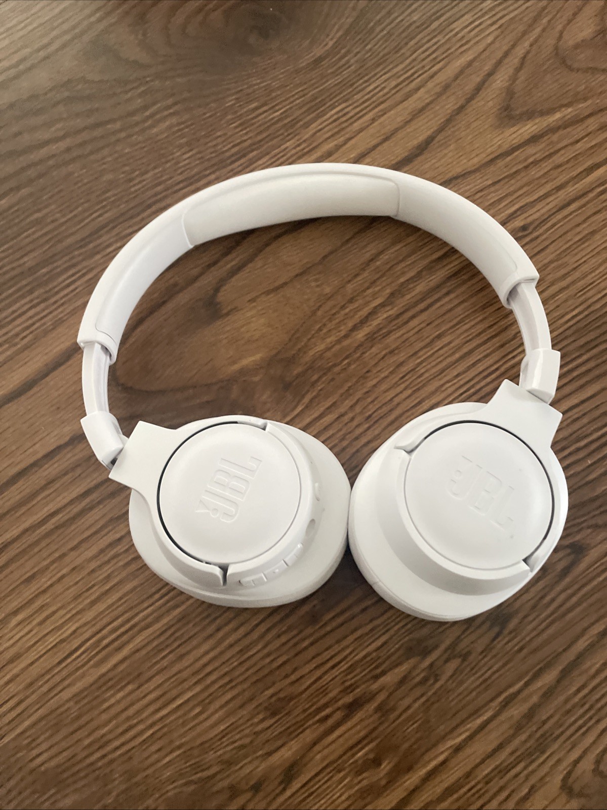 JBL Tune 770NC Over-ear Wireless Headphones – White