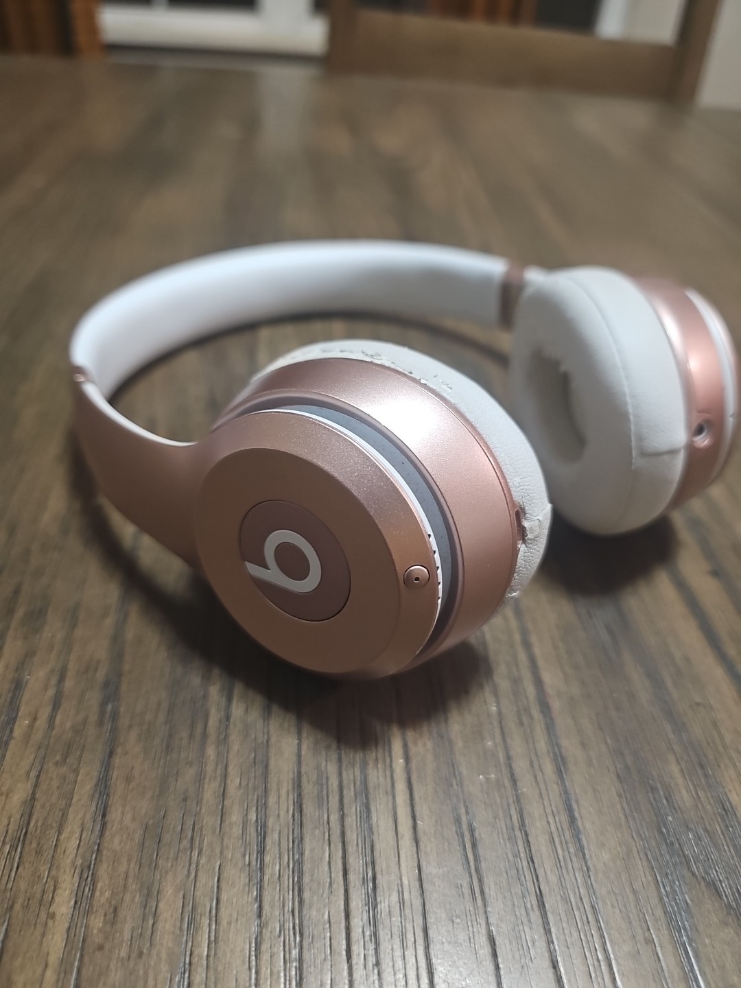 Beats by Dr. Dre Solo 2 Wireless Headband Wireless Headphones – Rose Gold