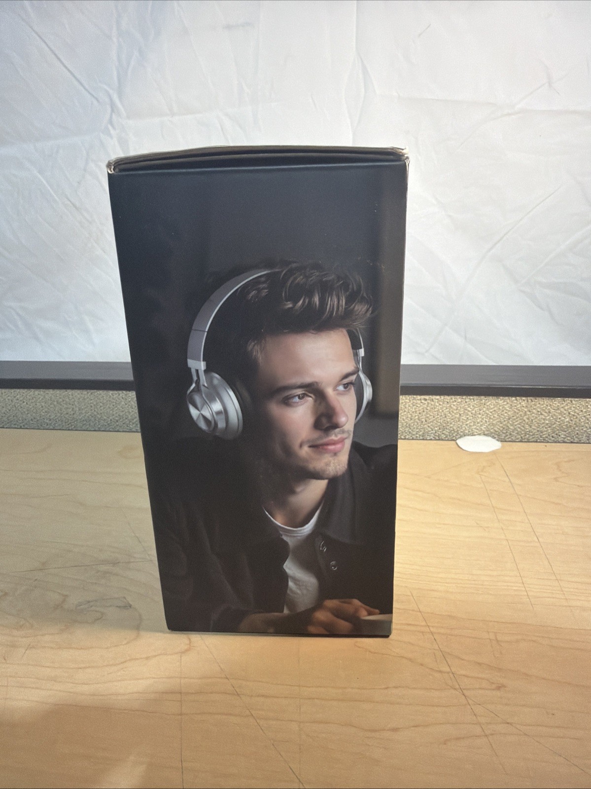 Wired Headphones with Microphone Volume Control, Noise Isolating Over Ear Hea…