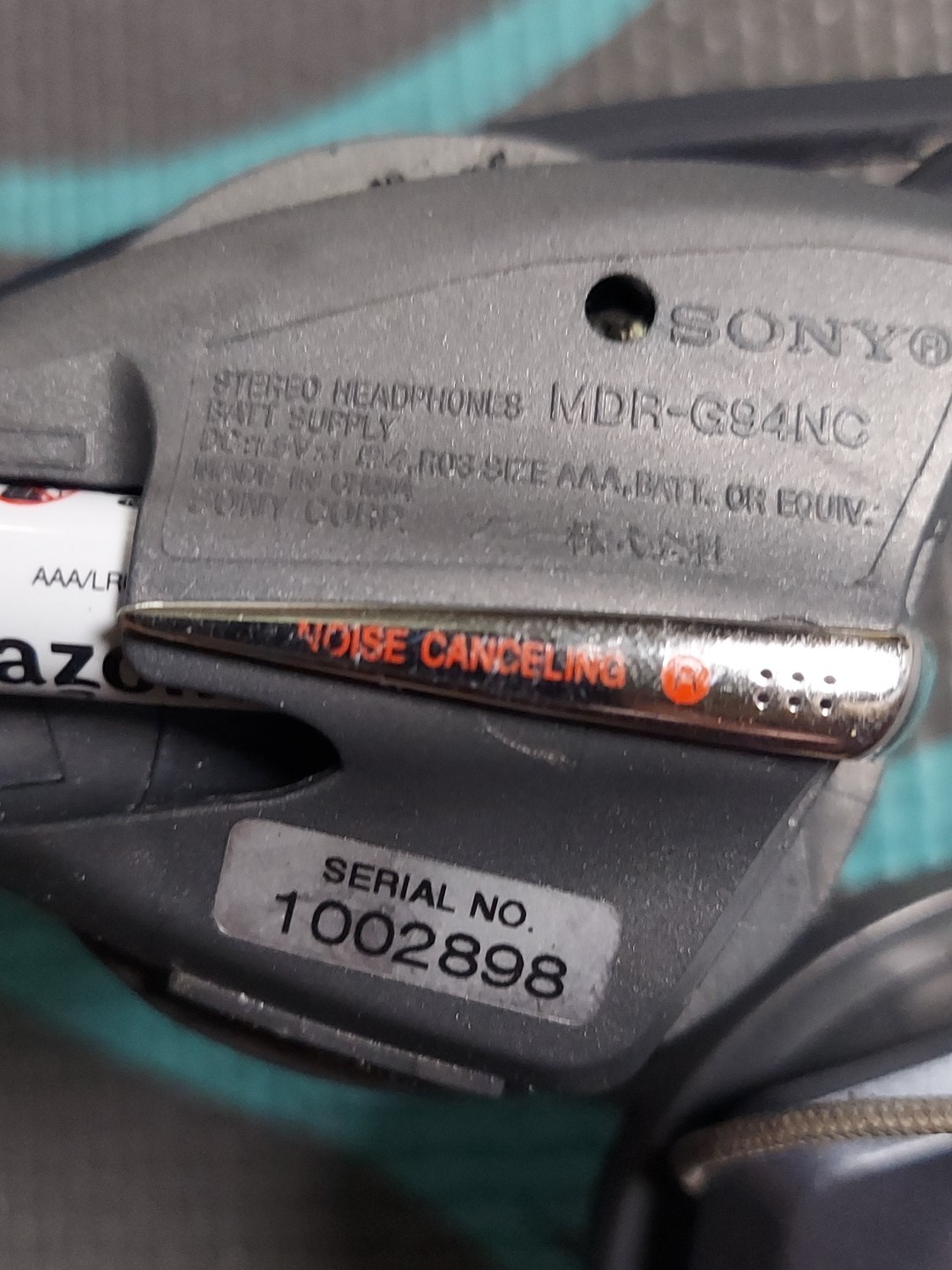 Sony Headphones, Model MDR-G94NC, Retractable.Tested.