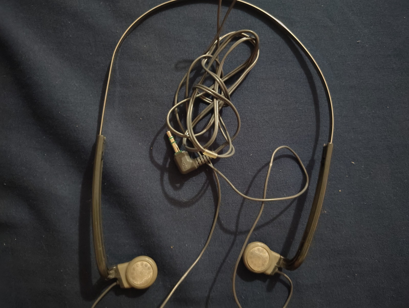 Vintage Sony Walkman MDR-W05 Headphones Tested both ears work.