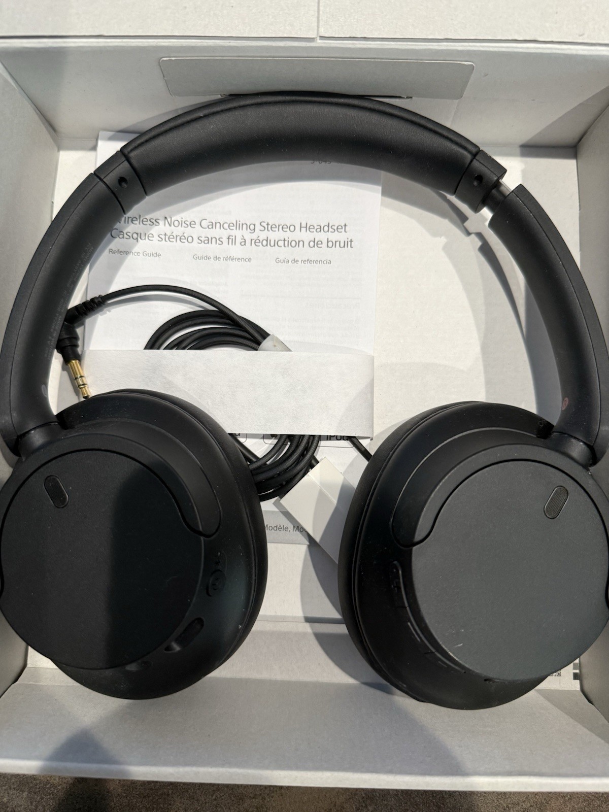 Sony WH-CH720N Bluetooth Wireless Noise-Canceling Headphones Black Barely Used