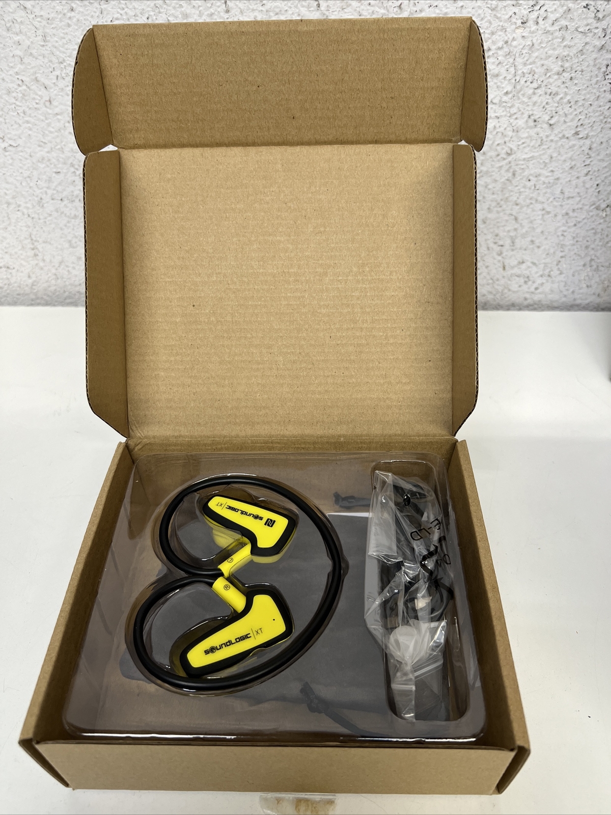 Box of 10 SoundLogic Recoil Bluetooth Headphones Earphones Nextgen Sport Yellow
