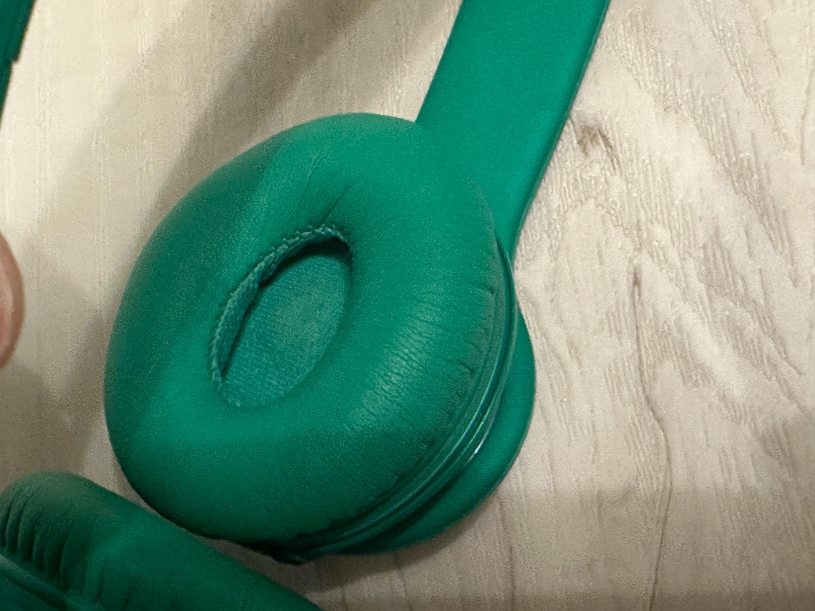 Beats by Dr. Dre Solo HD Wired on Ear Headphones with Box – GREEN – No Aux Cord