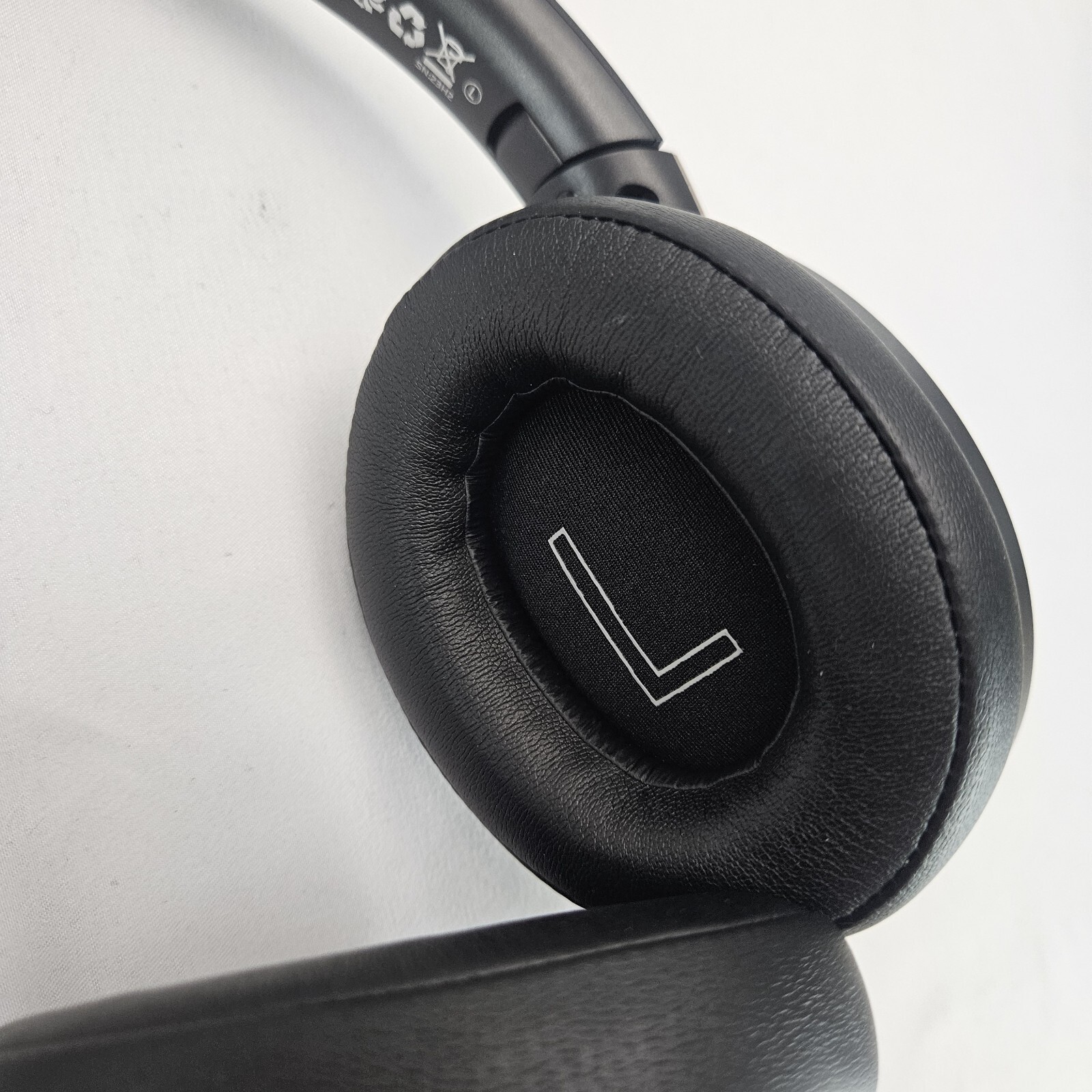 Active Noise Cancelling Headphones 100H Playtime Headphones Wireless Bluetooth B