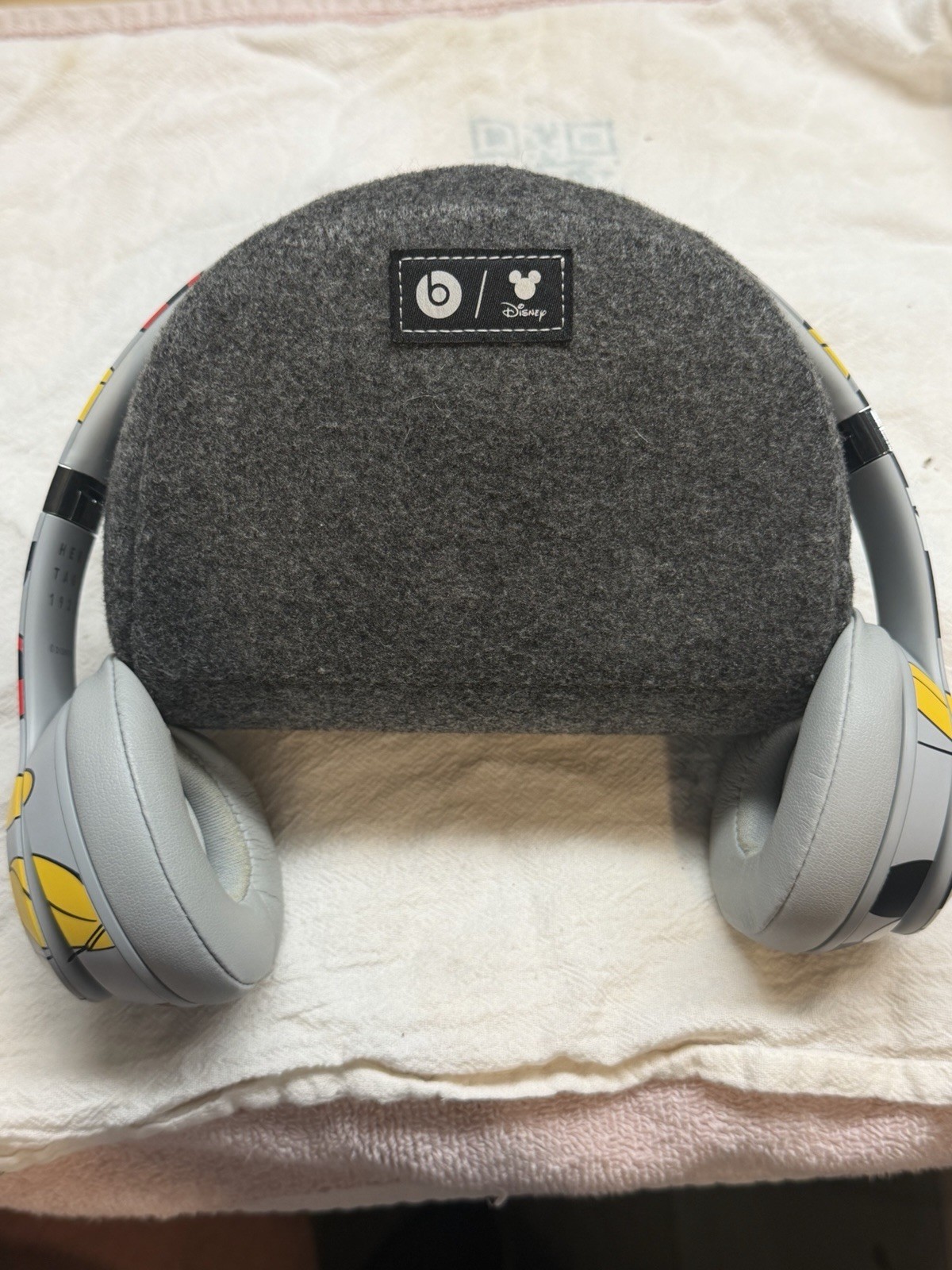 Beats by Dr. Dre Solo3 Wireless Headphones – Mickey’s 90th Anniversary Edition