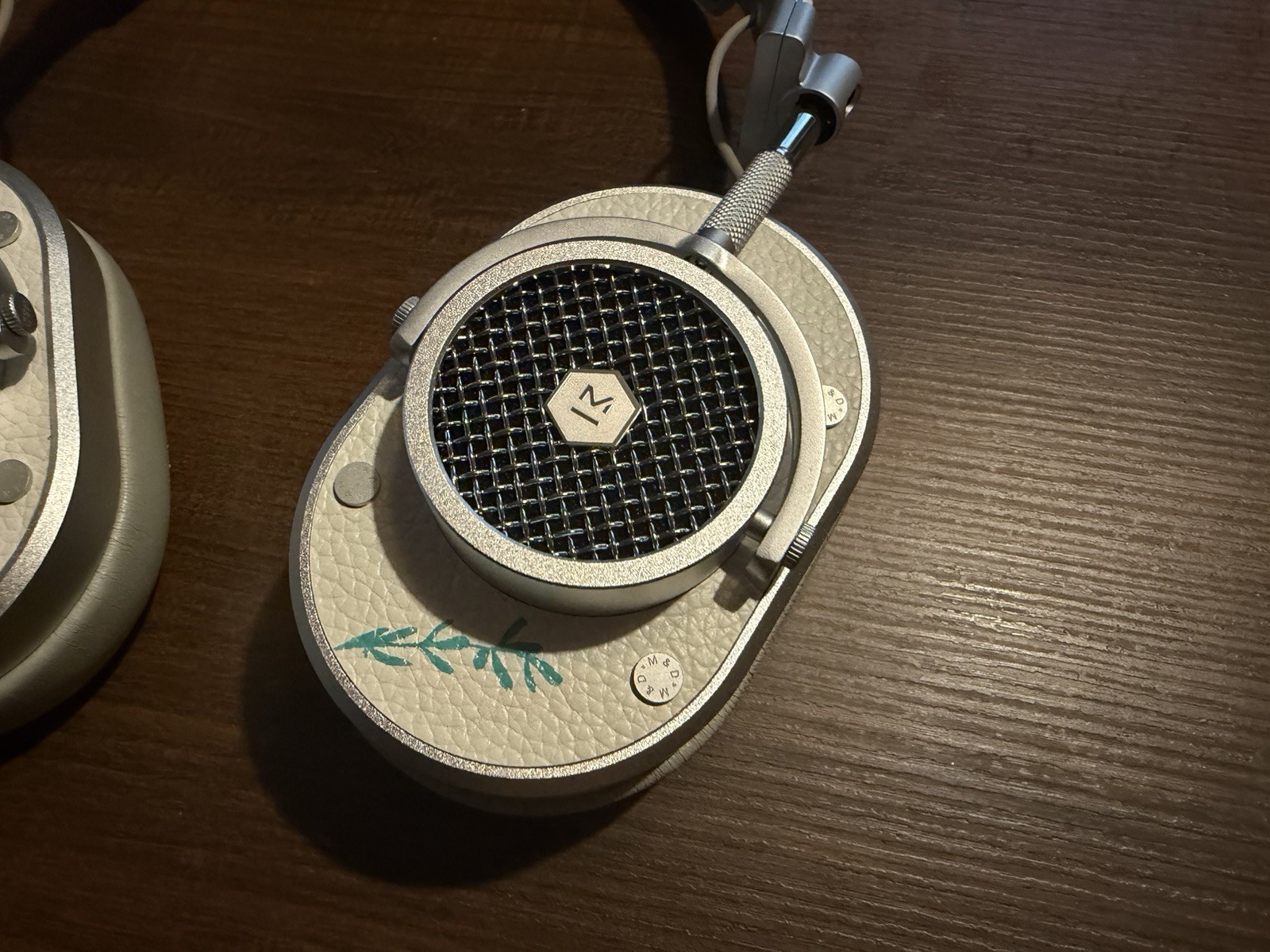 Master Dynamic MH40 White Wired Headphones G2U