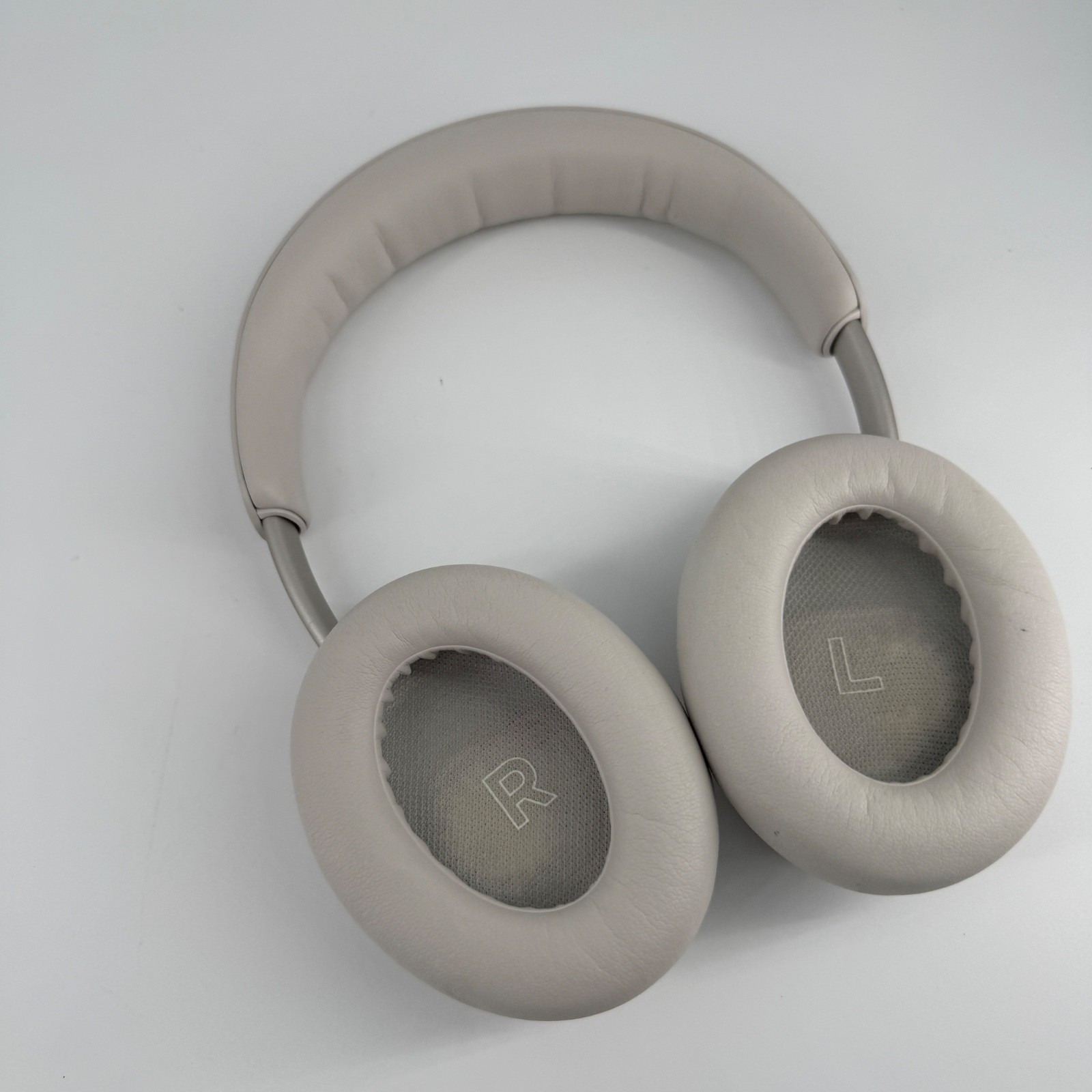 Bose QuietComfort Ultra Over-Ear Headphones – White Smoke w/ Case + Cord