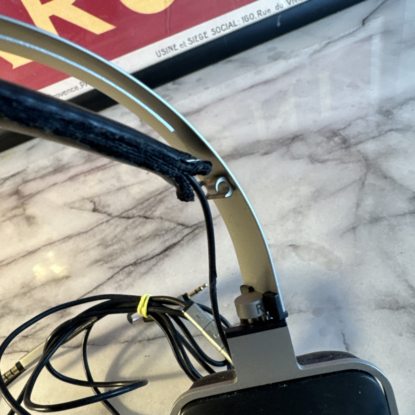 Broken Harman Kardon Wired On-Ear Headphones Black HAR KAR-CL Broken (see Pic)