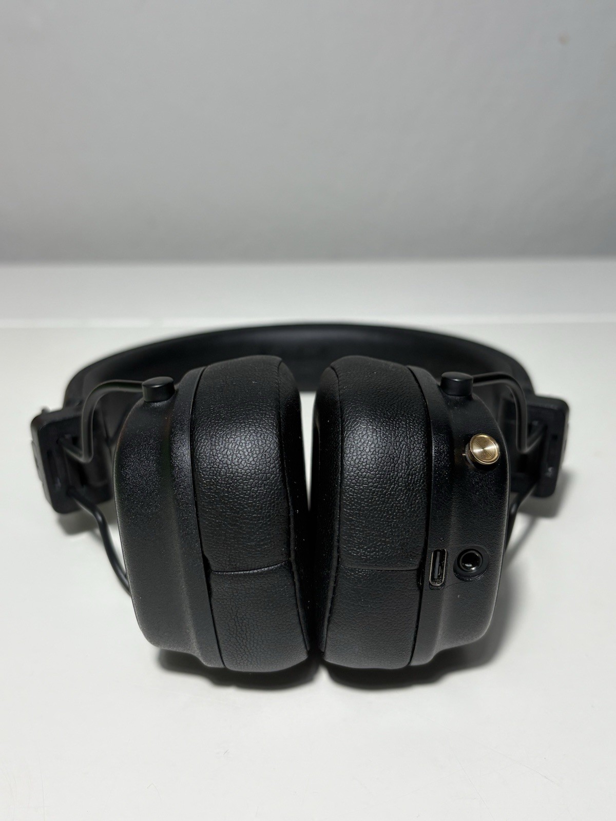 Wireless On-Ear Headphones Black Bluetooth 3.5mm AUX USB-C Overhead Earphones