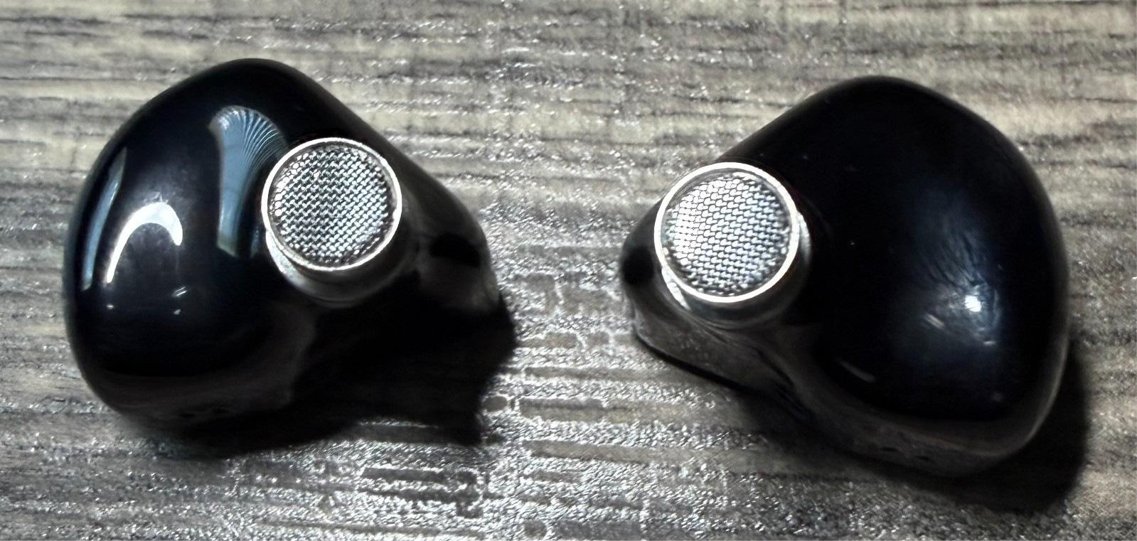 Juzear x Z Reviews Defiant 1 DD/3 BA IEM. 3.5/4.4 mm USB-C jacks! FREE SHIPPING!