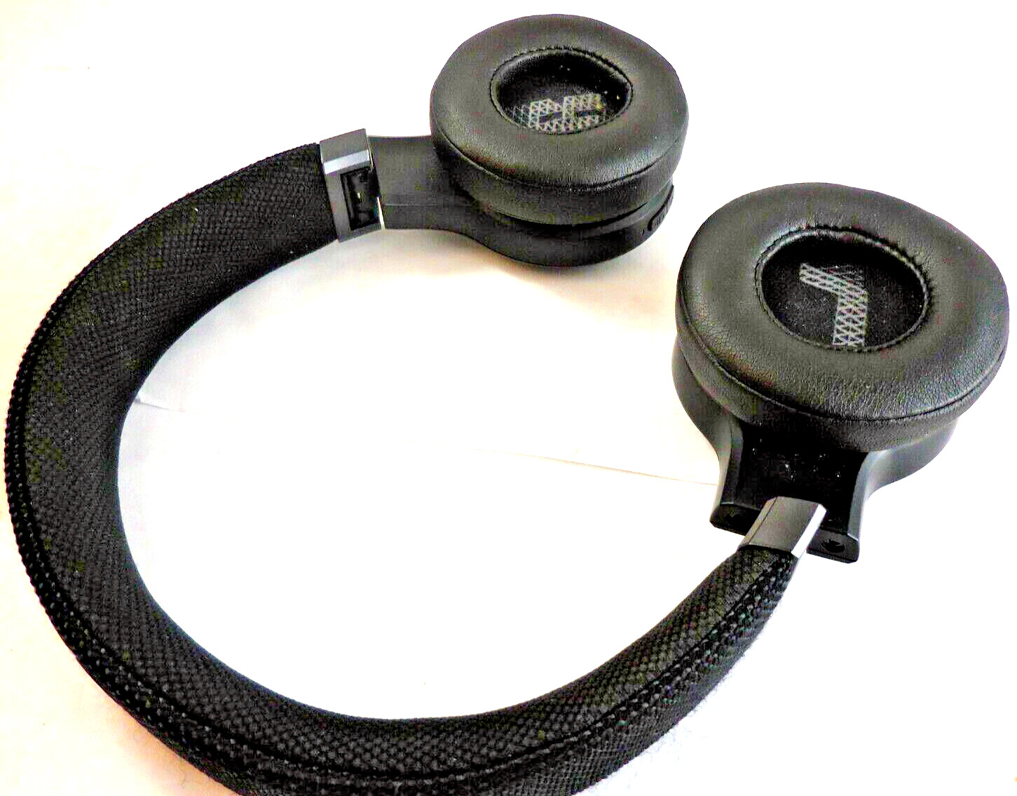 JBL Live 460NC Wireless On-Ear Noise-Cancelling Headphones – Black