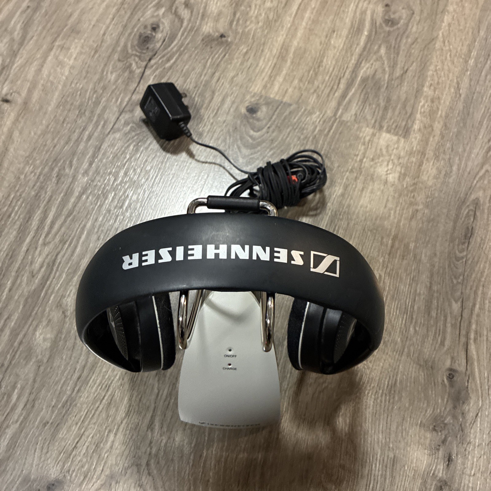 Sennheiser TR120 On Ear Wireless RF Headphones HDR120 W/Charging Cradle Tested