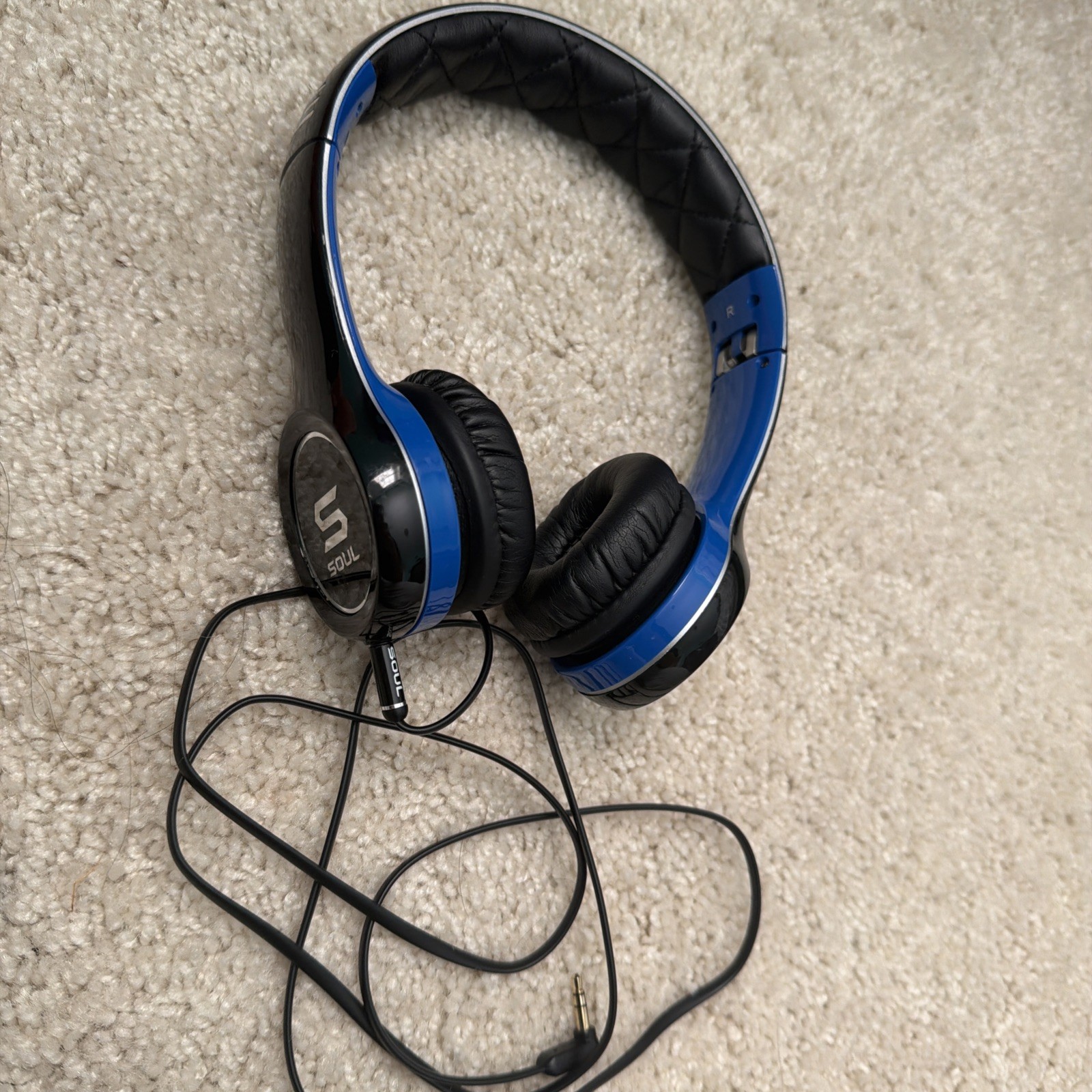 Soul by Ludacris SL100UB Ultra Dynamic On-Ear Headphones Blue very lightly used