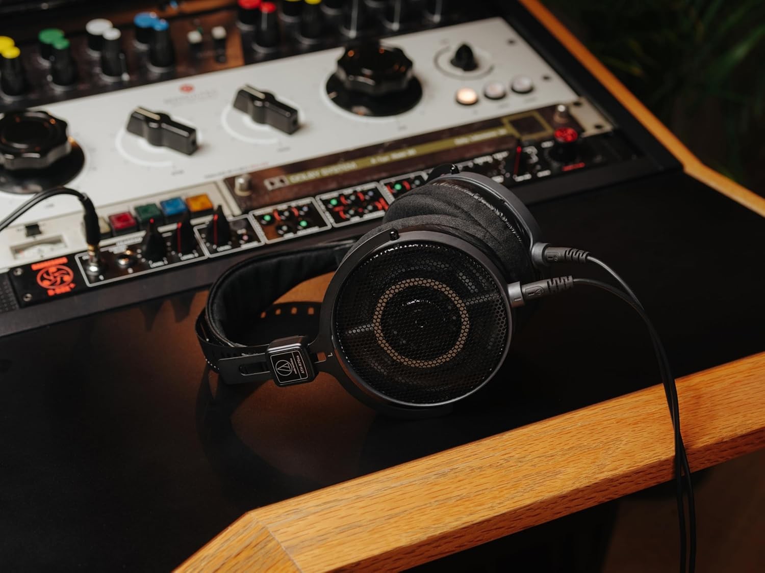 Audio-Technica ATH-R70xa open monitor headphones wired music listening