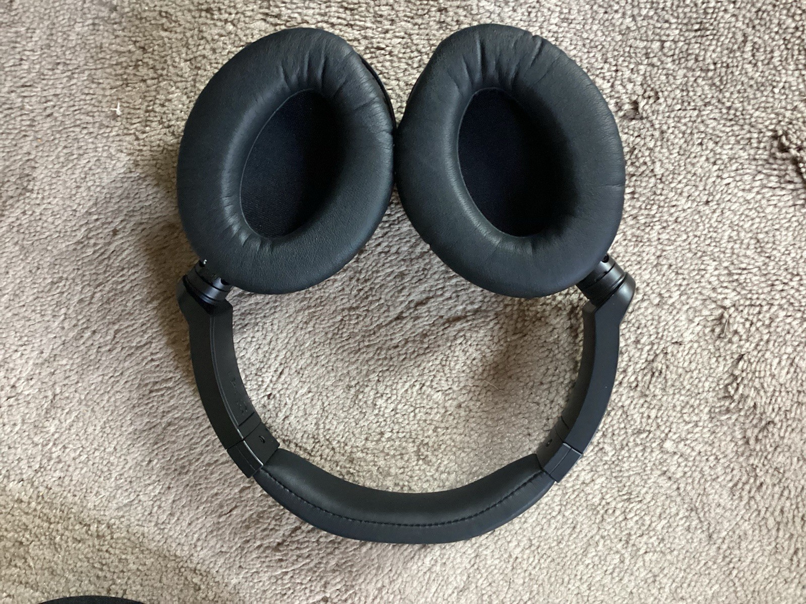 Audio-Technica ATH-ANC7B-QUIETPOINT Noise-Cancelling Headphones