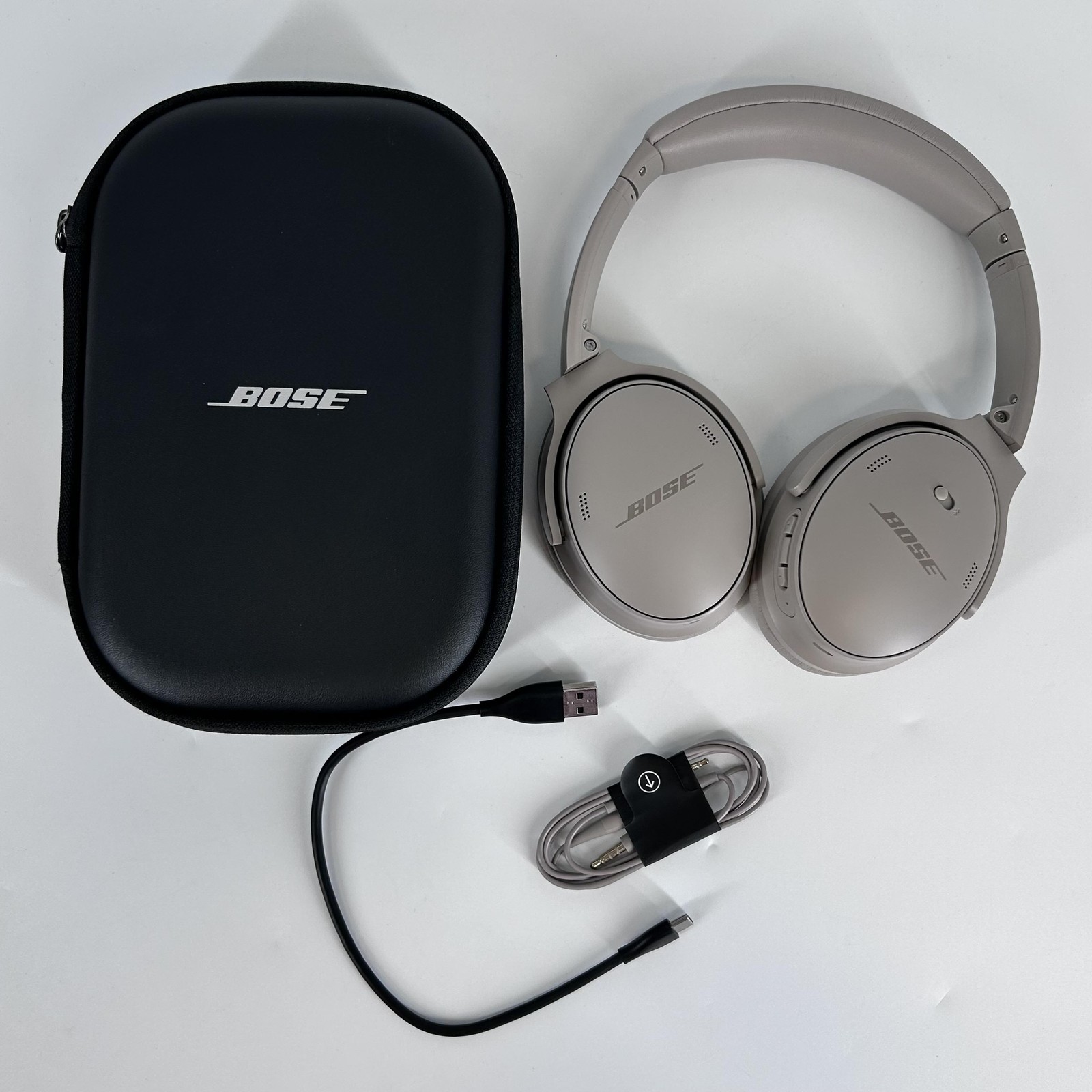 Bose QuietComfort Headphones Beige w/ Case/Charger – Very Good Condition