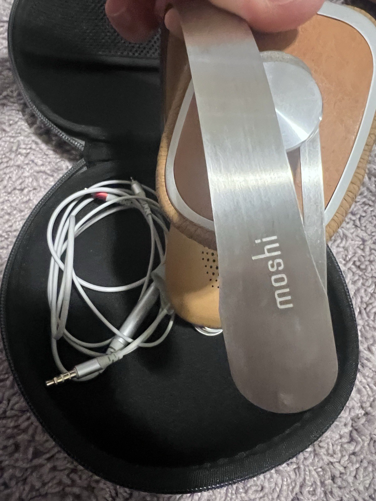 Moshi Avanti Headphones – Premium Leather & Aluminum Design, Great Condition