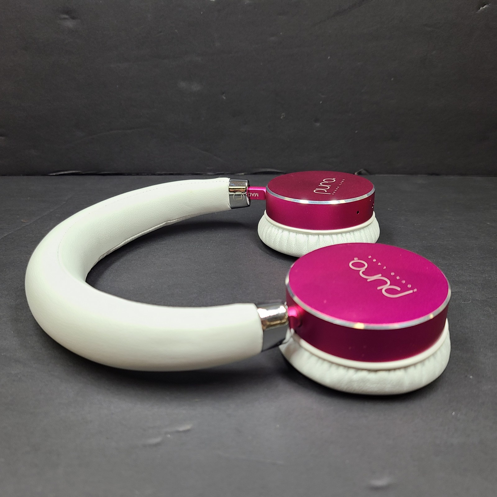 Puro Sound Labs BT2200 Bluetooth Wireless Headphones – White/Pink Grade A
