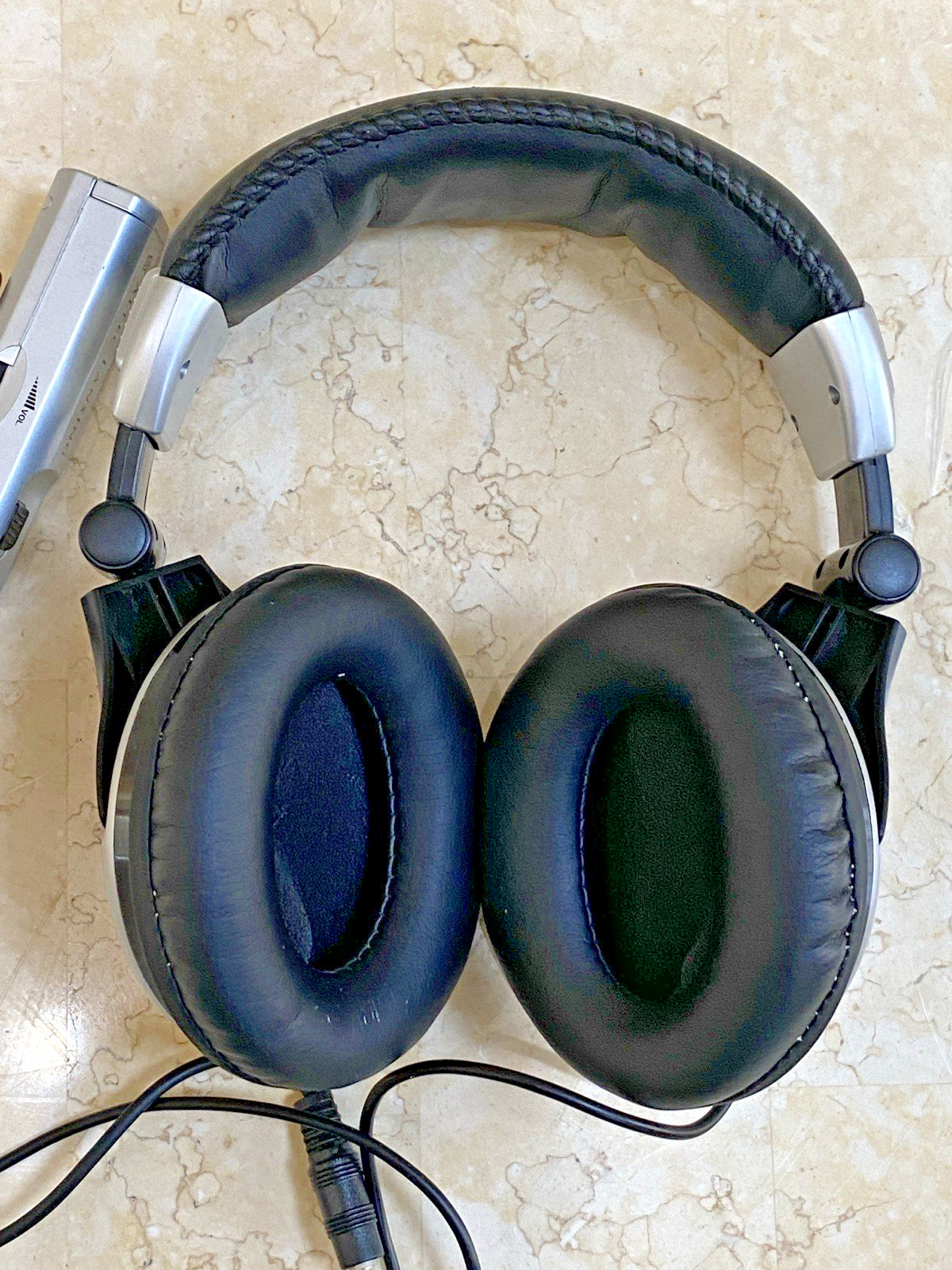 Altec Lansing AHS602i Retro Gaming Headset – Silver/Black – 2005