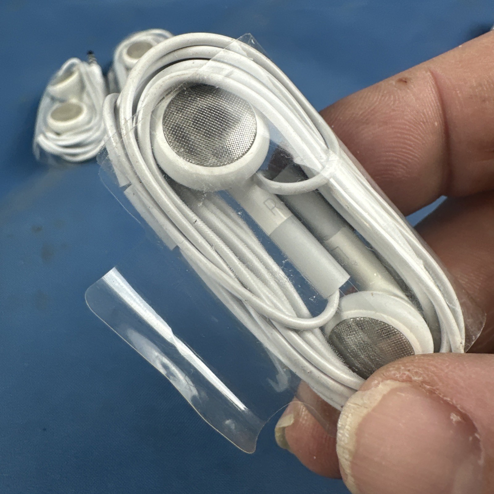 Lot of 4 Apple ipod iphone 3.5mm adapter plug in headphones NOS