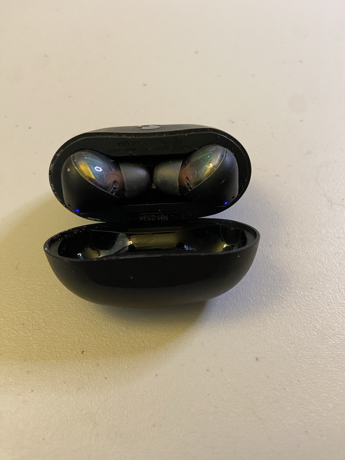 Skullcandy Smokin’ Buds True Wireless Earbuds Black Charging Case Tested