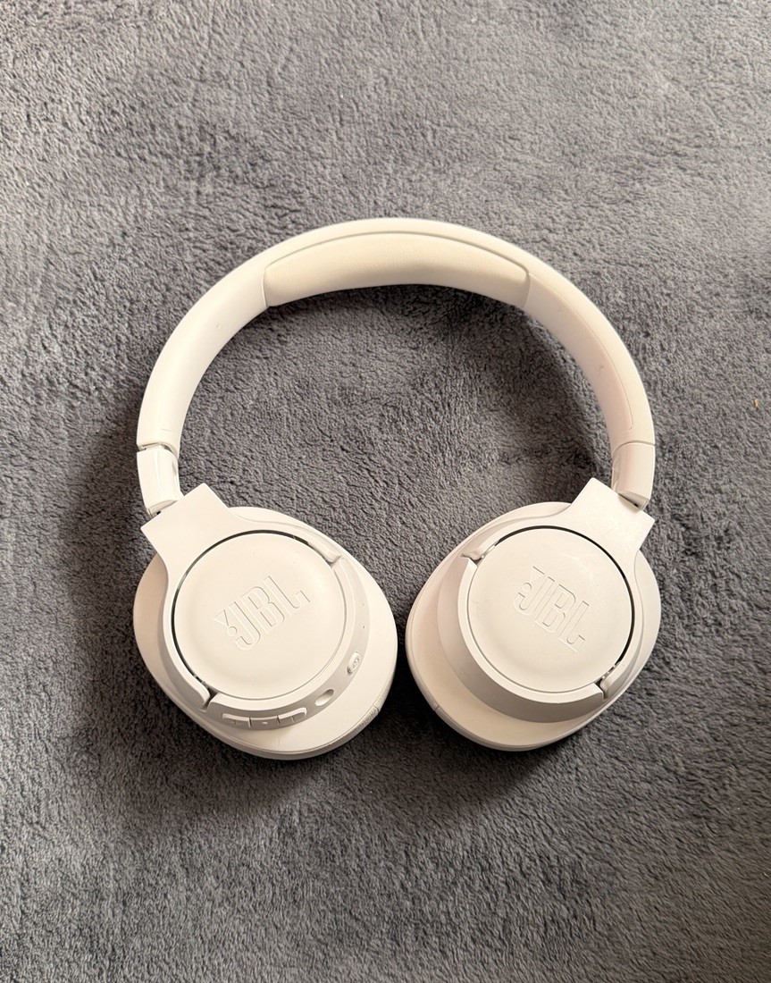 JBL Tune 710BT, Wireless Over-Ear Headphones, White