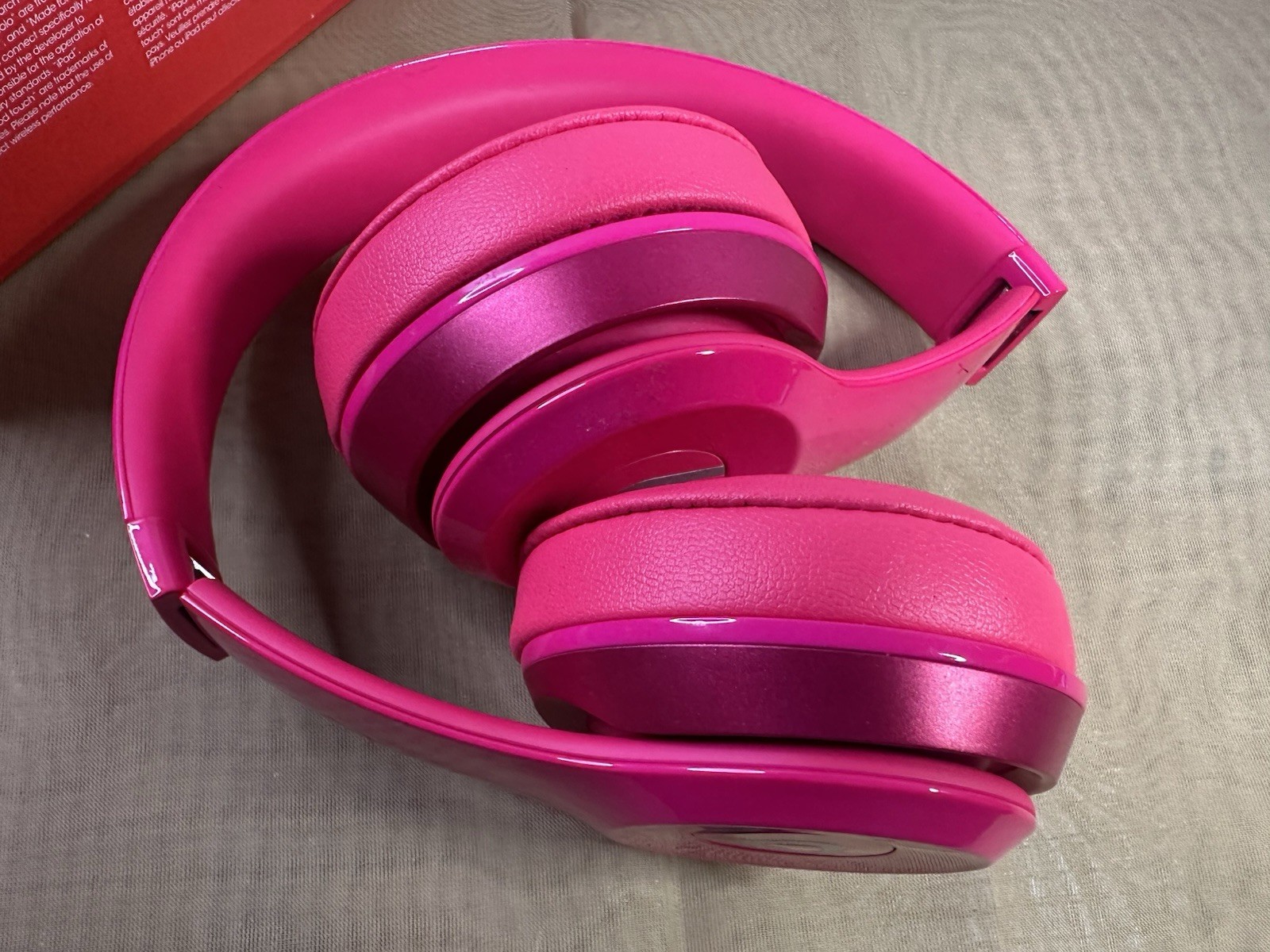 Beats by Dr. Dre Solo 2 Wired On-Ear Headphones Model B0518 Pink Tested w/ Case