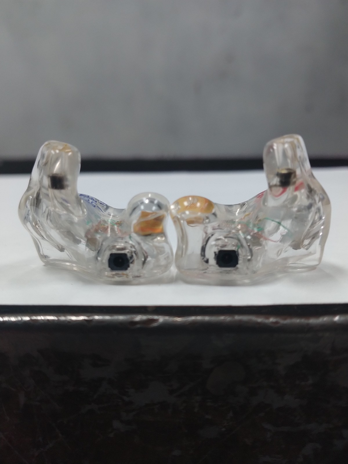 Ultimate Ears UE 4 Custom Wireless Monitors Headphones Earphones EarBud Clear