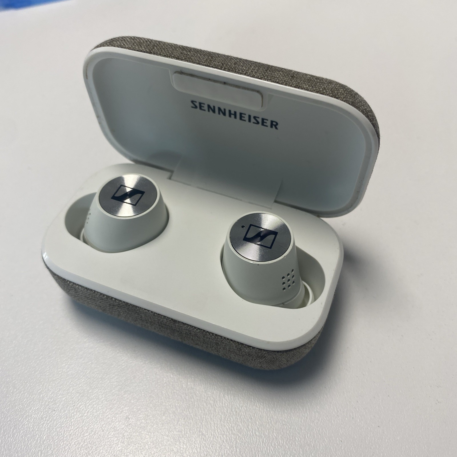 Sennheiser M3IETW2C True Wireless Momentum 2 Bluetooth Earbuds White