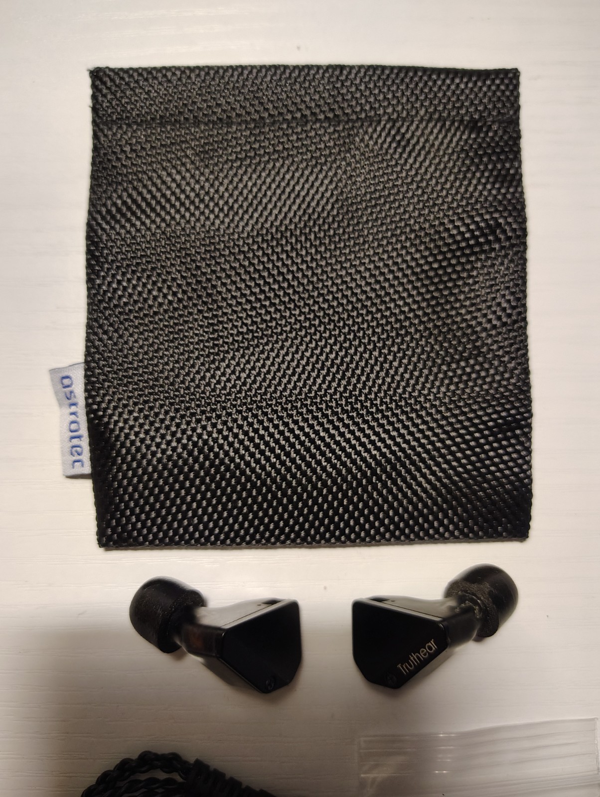 TRUTHEAR Hexa 1DD+3BA Hybrid In-Ear Monitors In Good Condition