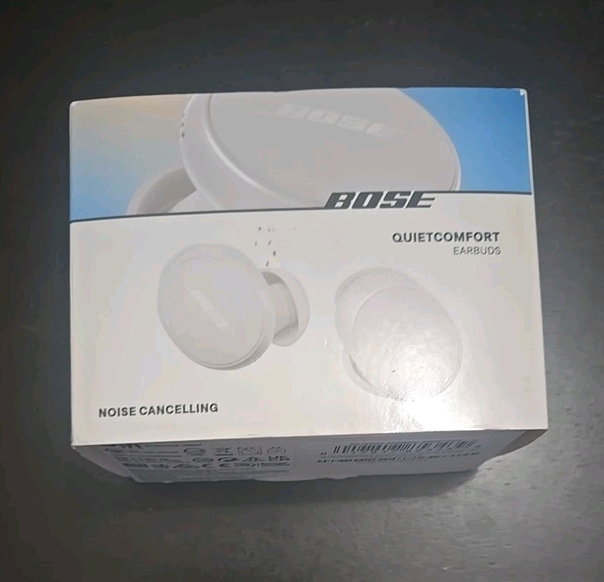 Bose QuietComfort True Wireless Ear Earbuds – White Smoke – Open Box