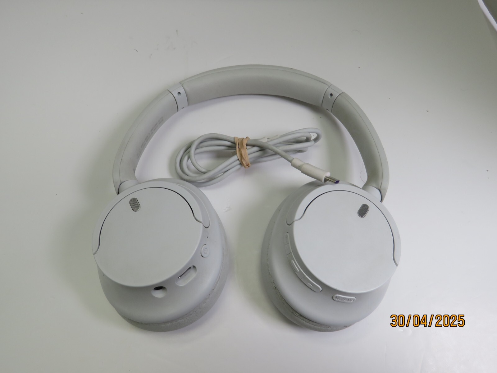 Sony WH-CH720N Wireless Over-Ear Headphones – White [DJ1332]