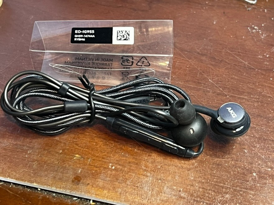 Genuine Samsung EO-IG955 AKG OEM Galaxy Corded 3.5mm Jack In-Ear Earbud Headset