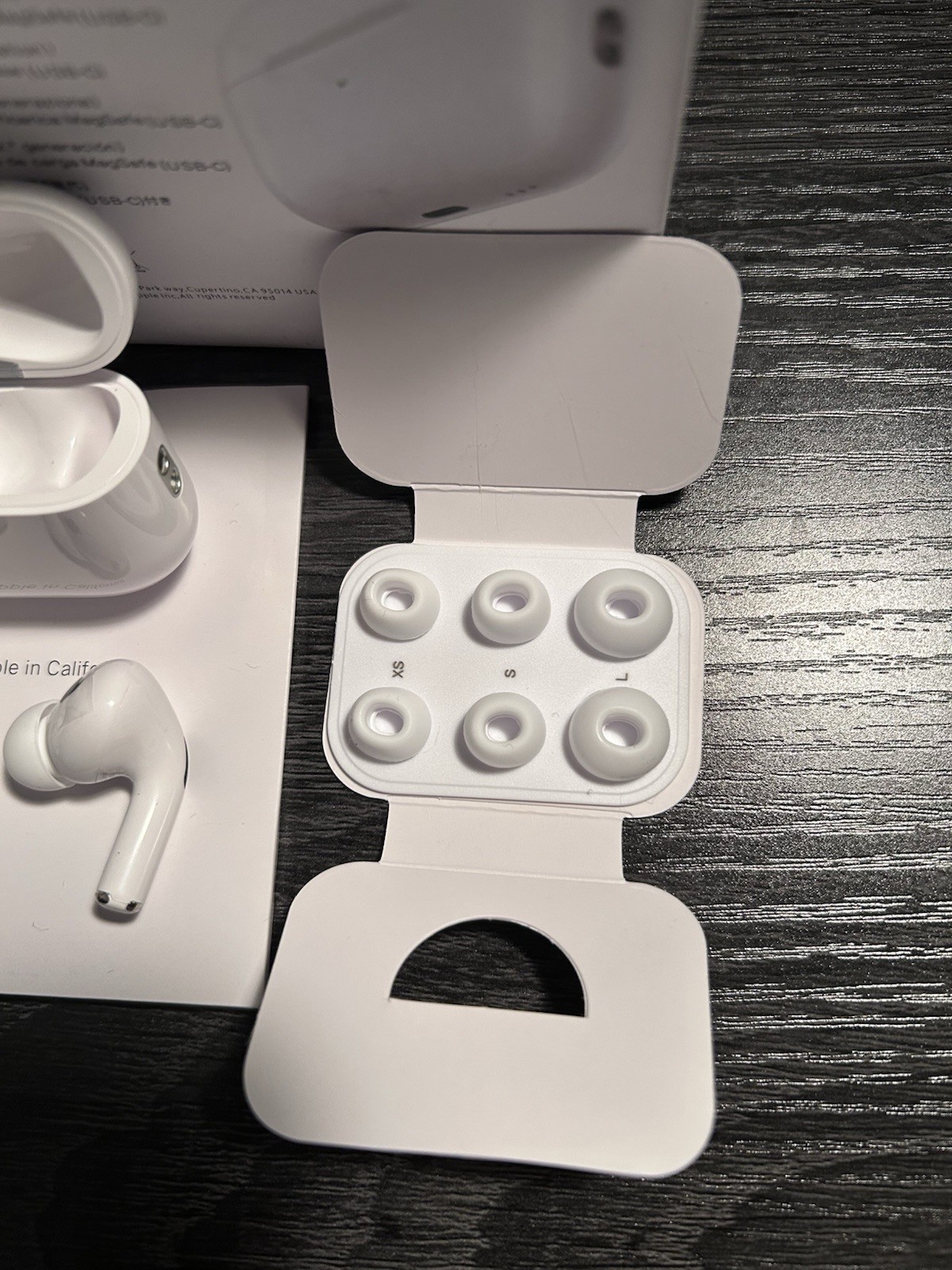 Apple AirPods Pro 2nd Gen MagSafe USB-C In-Ear Earbuds ANC White