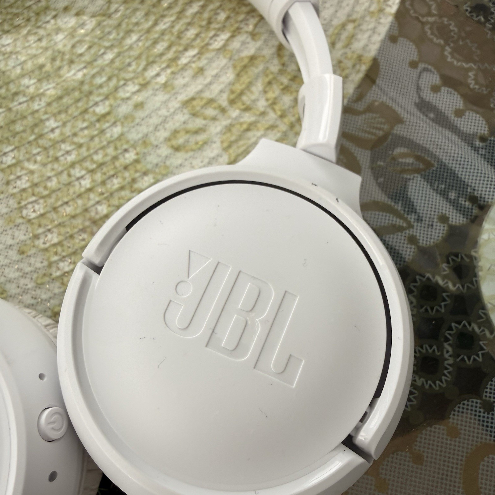 JBL Tune 520BT Wireless On-Ear Bluetooth Headphones White