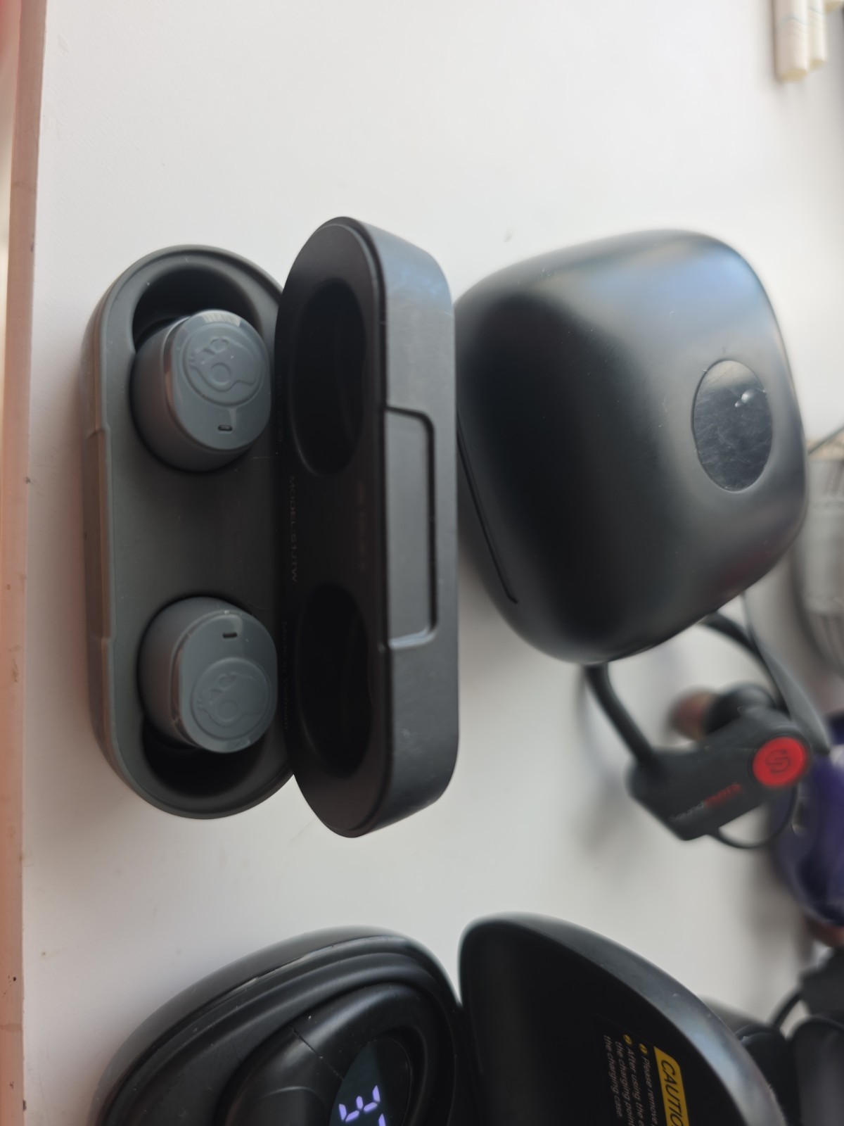 Mixed Lot 8 Earbuds Sets Wireless Bluetooth Unbranded Uncleaned