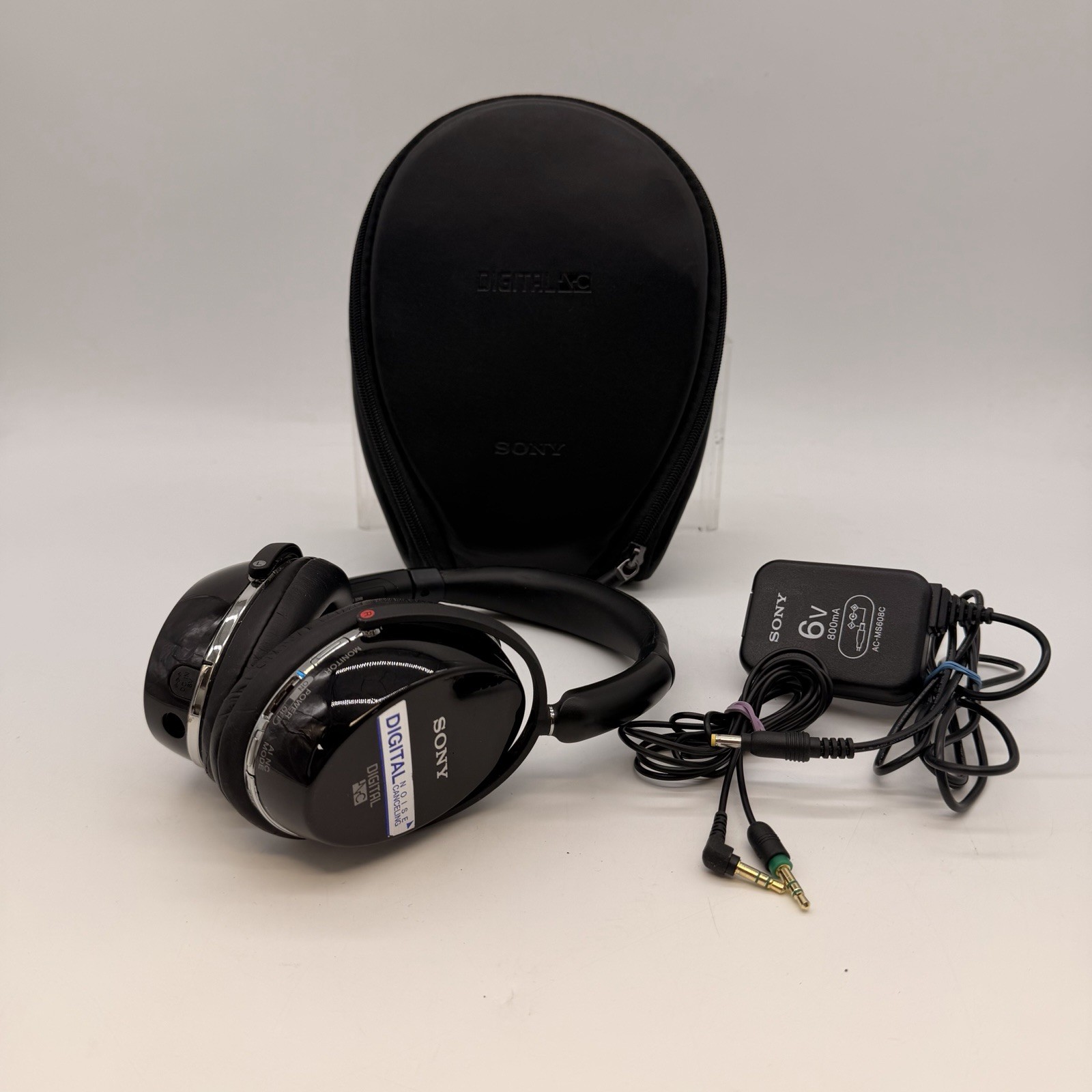 Sony MDR-NC500D Digital Noise Cancelling Headphones w/ Case Works /read Desc