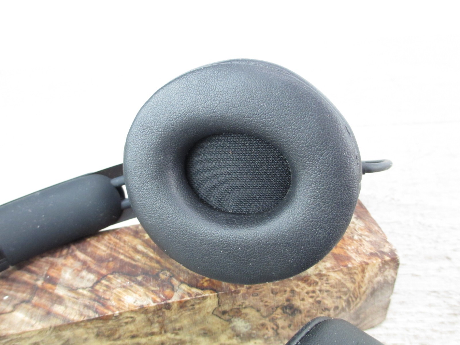 Beats by Dr. Dre Solo3 Wired *READ* Matte Black Beats *READ* Store Display