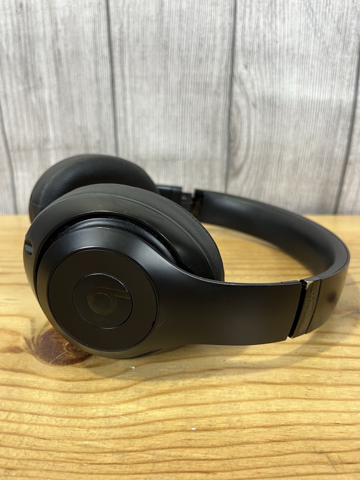 Beats by Dr. Dre Studio3 Over the Ear Wireless Headphones – Matte Black