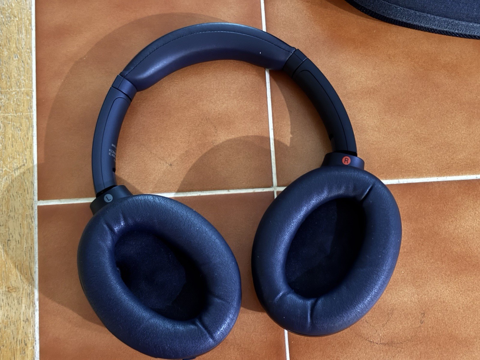 Sony WH-1000XM4 Midnight Blue Limited Wireless Headphones (READ)