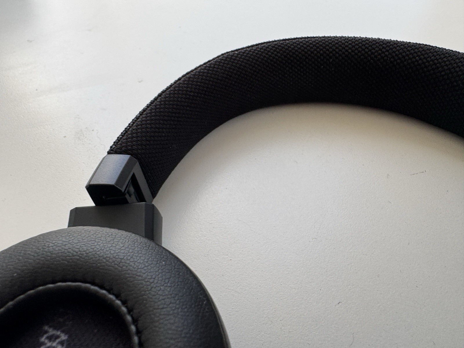 JBL LIVE460NC Wireless On-Ear Headphones Black Works w/ Case No Charger