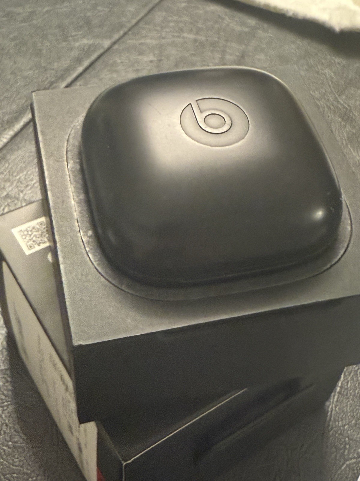Powerbeats Pro Wireless Bluetooth Earphones Navy Blue Preowned Great Condition