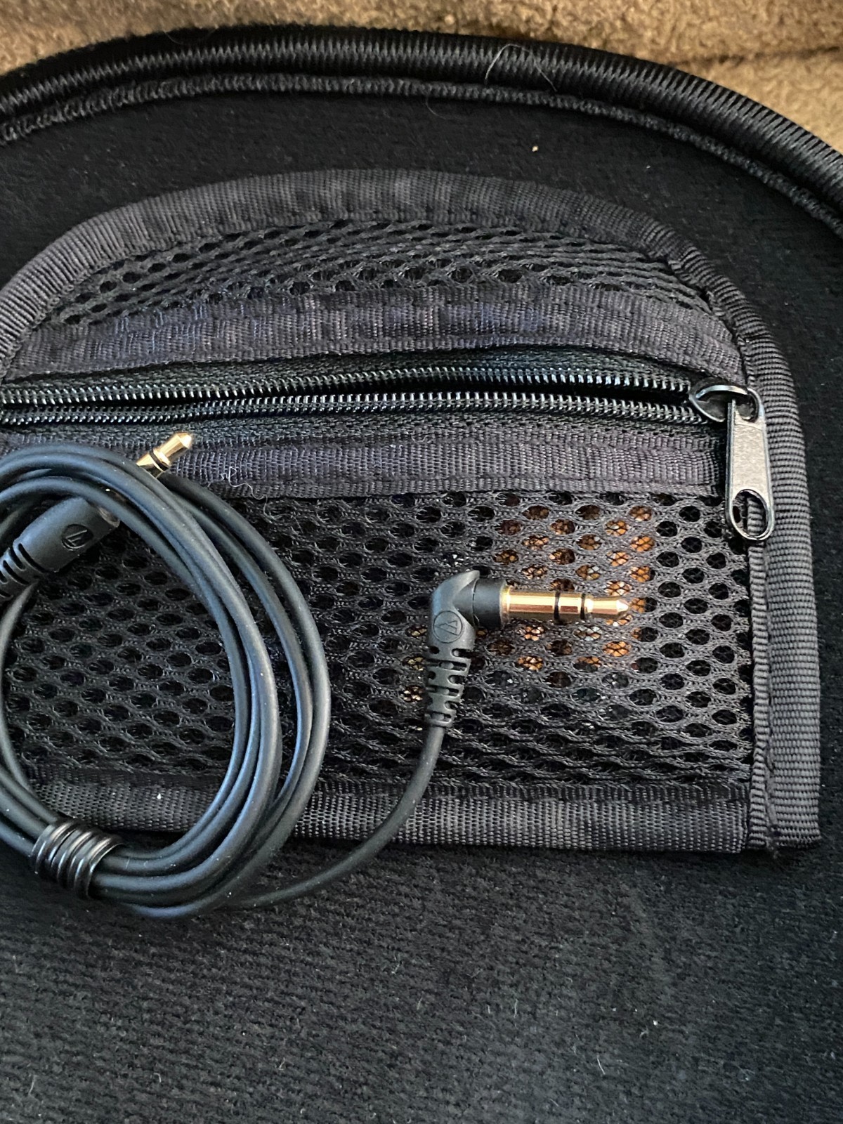 Audio Technica Active Noise Cancelling Headphones ATH-ANC7B Corded Case Quiet