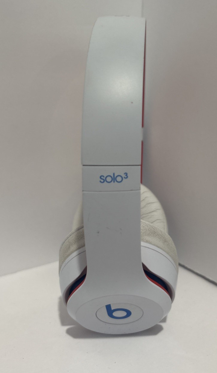 Beats Solo3 Wireless Headphones Club Edition White Red Bluetooth On-Ear
