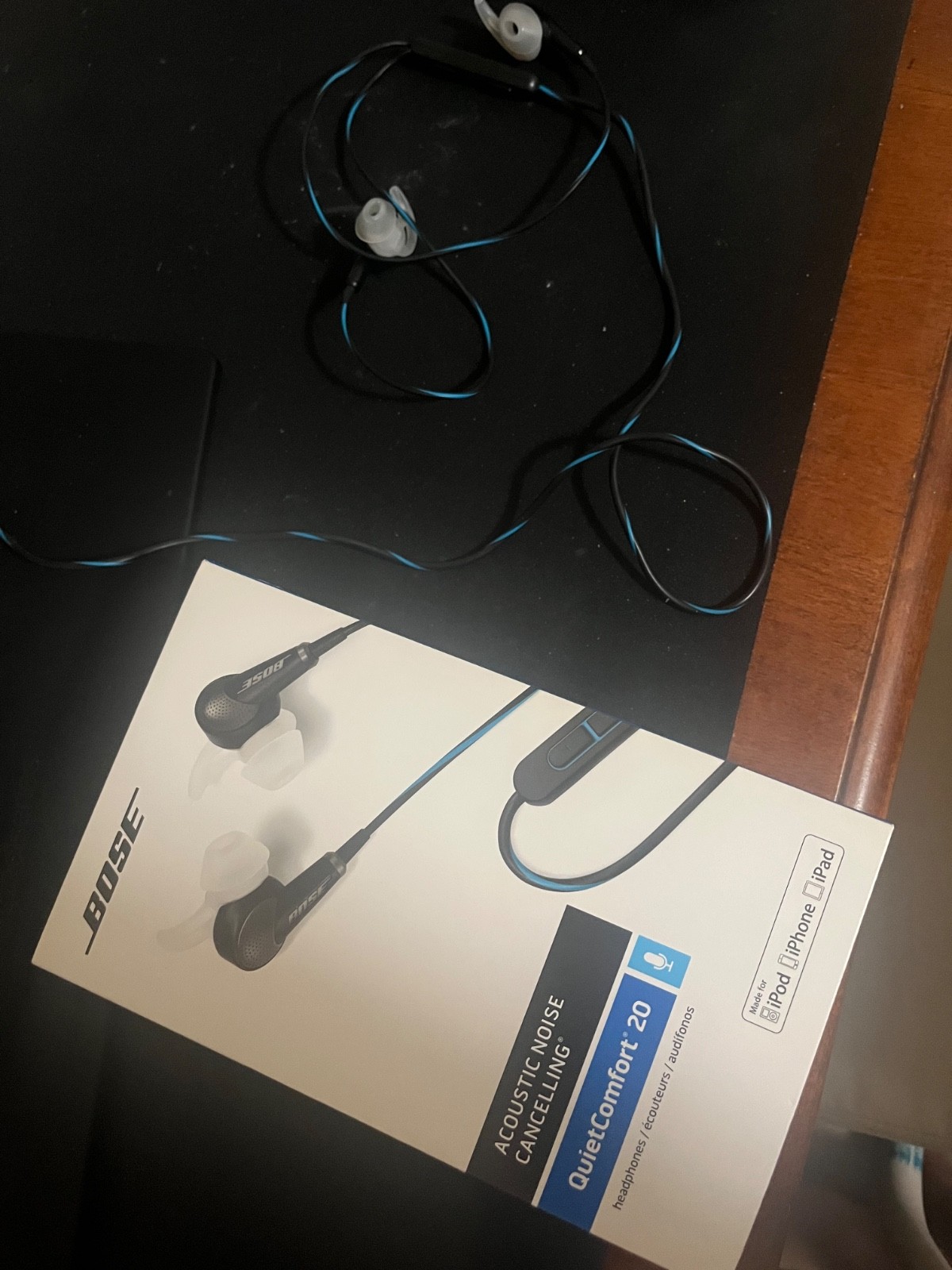 Bose QuietComfort 20 In-Ear Noise Cancelling Headphones – Black