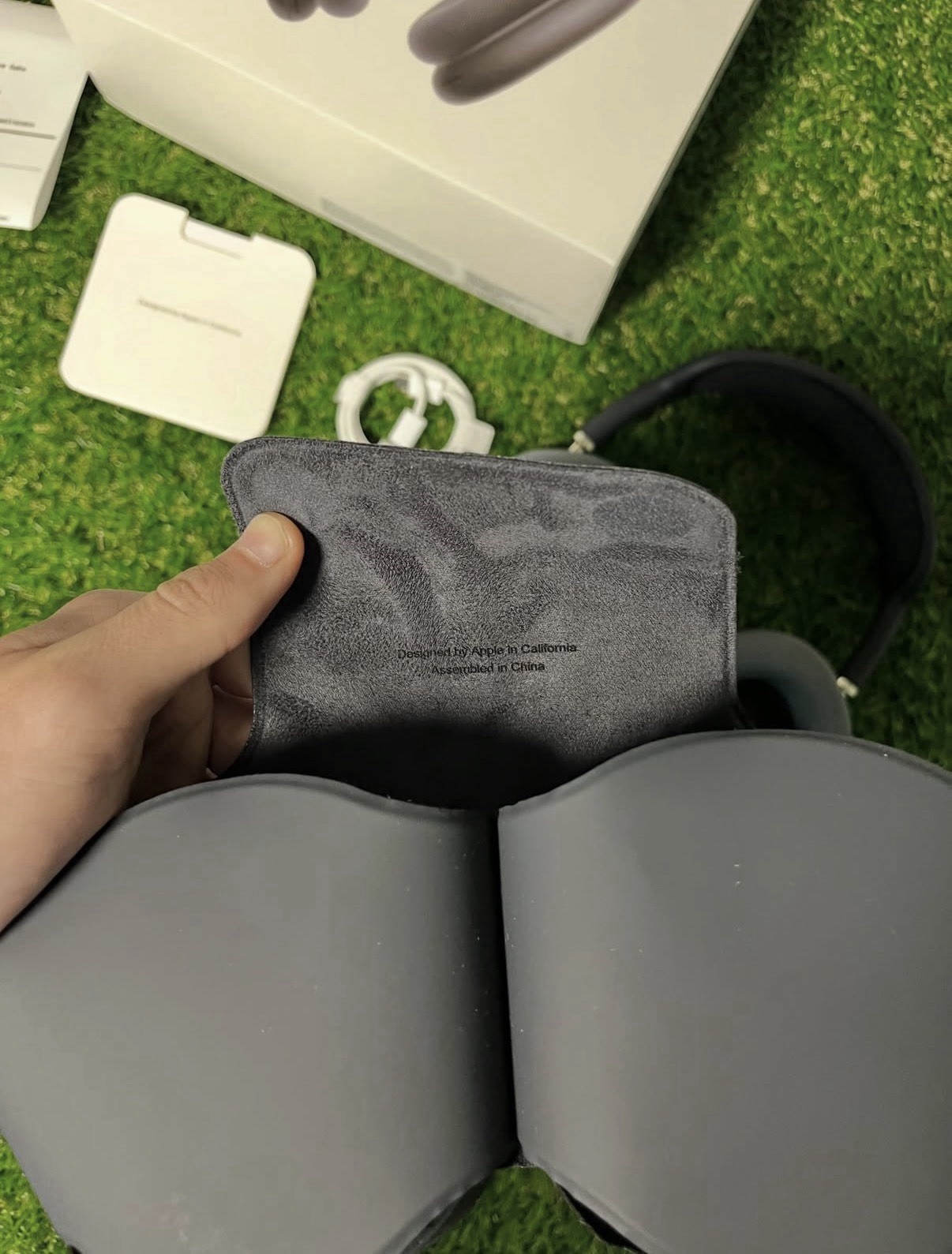 Apple AirPods Max Wireless Bluetooth Over-Ear Headphones, Midnight A3184