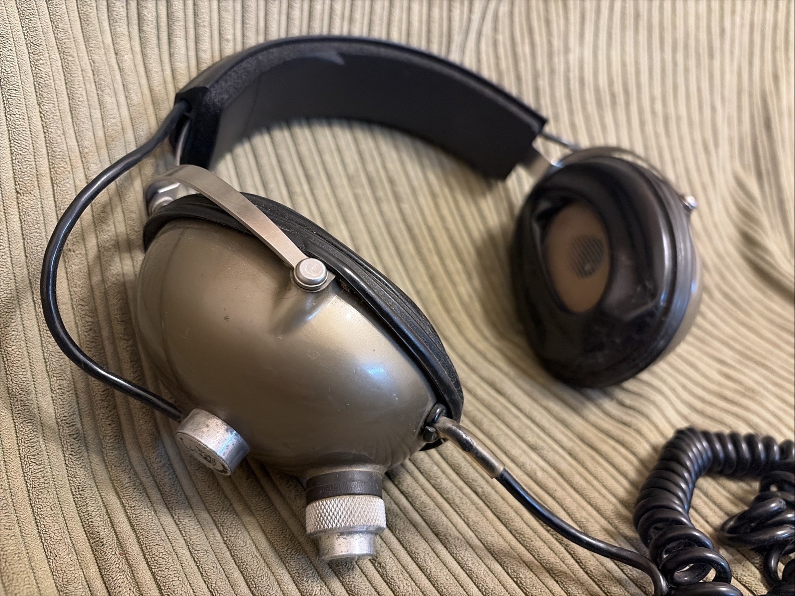 Rare KOSS Stereo Headphones PRO-4A- AMAZING SOUND Tested Working