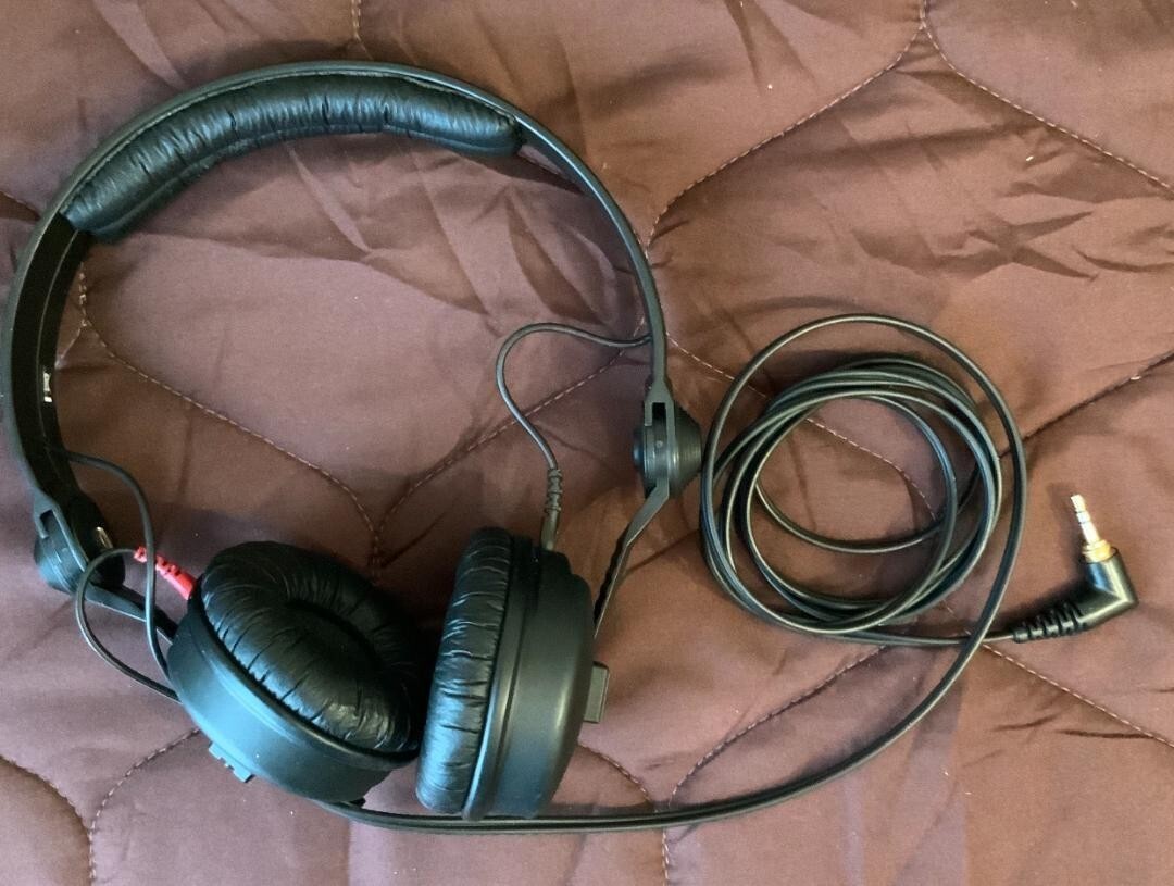 Sennheiser HD25 – 1 II Monitor Headphones New Packaging Version Model Black