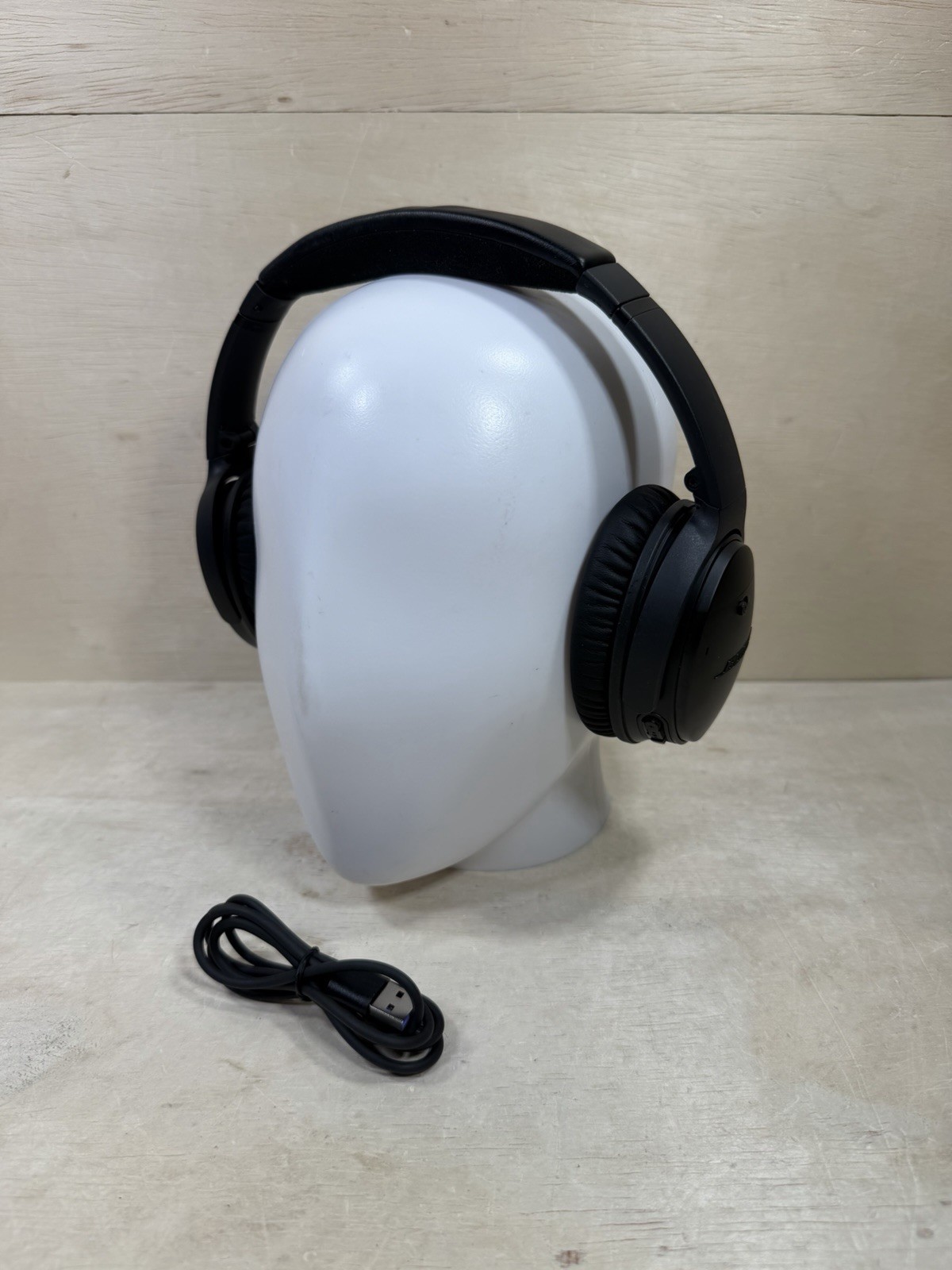 Bose QuietComfort 35 QC35 Noise Cancelling Headphones w/ Charge cable (no case)